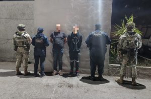 *SSP y Defensa detienen a dos hombres en posesión de droga en Erongarícuaro*