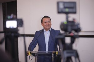 *No debe haber discrepancias entre aspirantes, el proyecto es el mismo: llama Torres Piña*