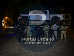 Aseguran vehículo blindado con alteraciones en sus medios de identificación en Lázaro Cárdenas