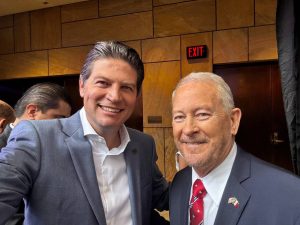 *Alfonso Martínez Alcázar, invitado especial a la ceremonia de aniversario de independencia de los Estados Unidos*