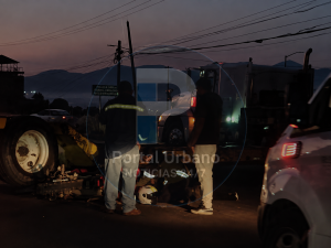 Motociclista resulta lesionado tras choque con un tráiler sobre la avenida Madero Poniente, en Morelia