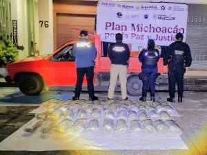 *Asegura SSP cerca de 45 kilos de marihuana ocultos en vehículo; hay 2 detenidos*
