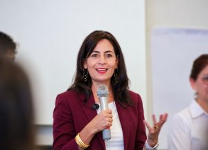 *Hoy cierra registro a beca universitaria: Gaby Molina*
